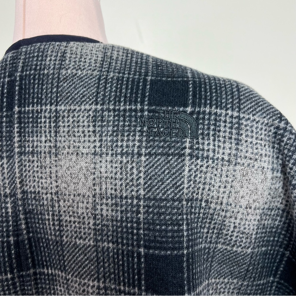 The North Face Women’s Plaid Fleece Poncho Cape Wrap Size Medium - Picture 6 of 10